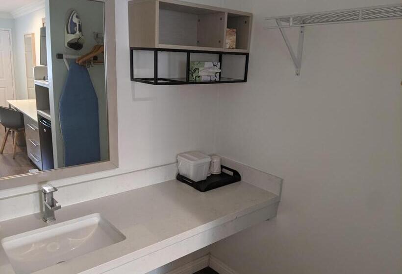 장애인을 위한 킹사이즈 침대 스탠다드 룸, Ramada By Wyndham Redondo Beach