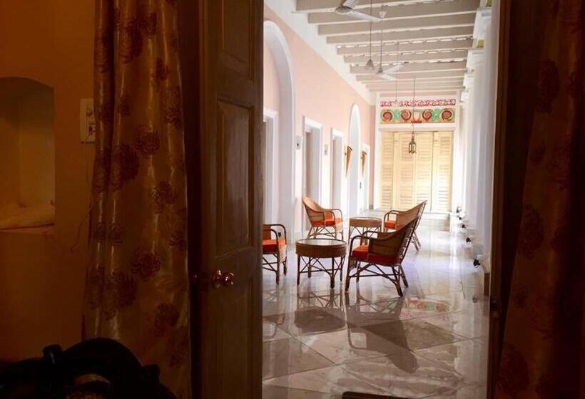 Люкс Повышенной Комфортности, Cossimbazar Palace Of The Roys