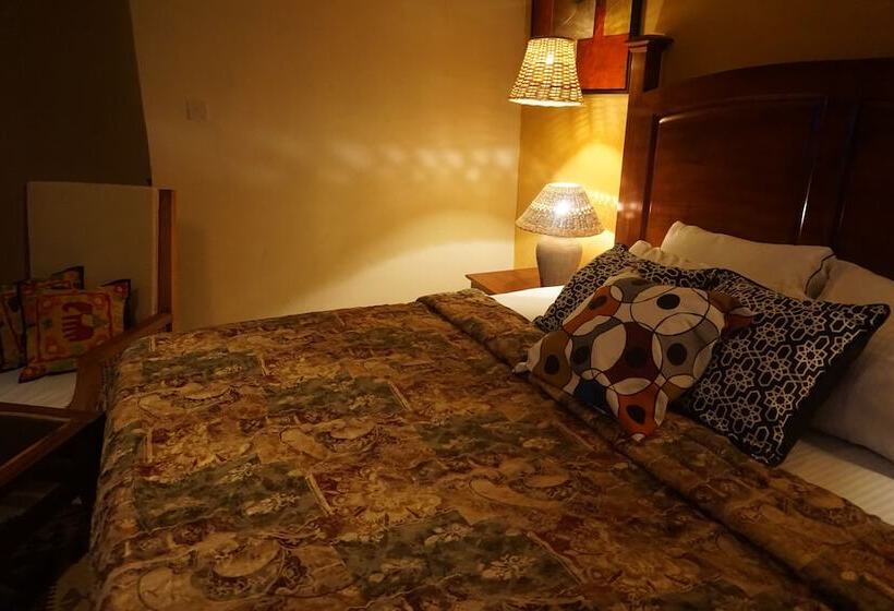 Люкс Вид на Сад, Accra Royal Castle Apartments & Suites