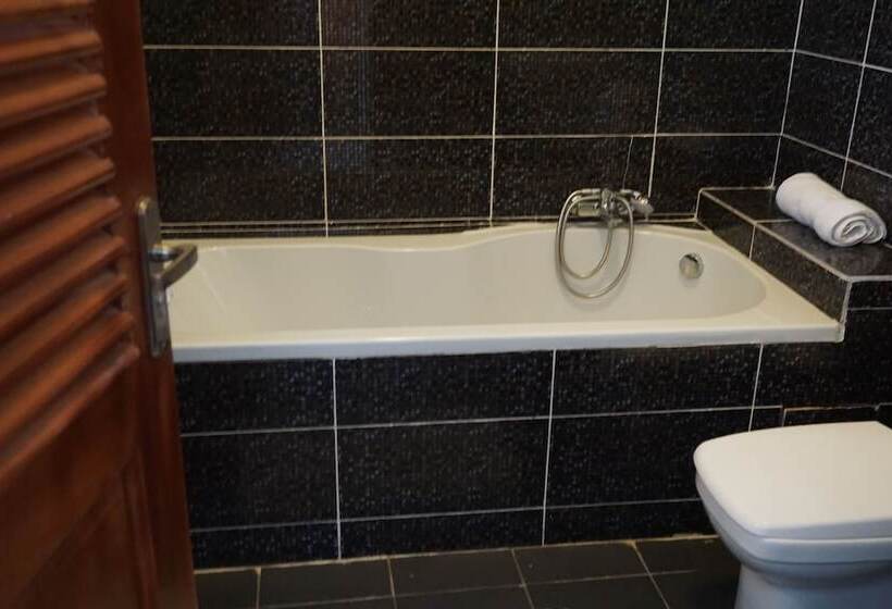 Президентский Люкс, Accra Royal Castle Apartments & Suites