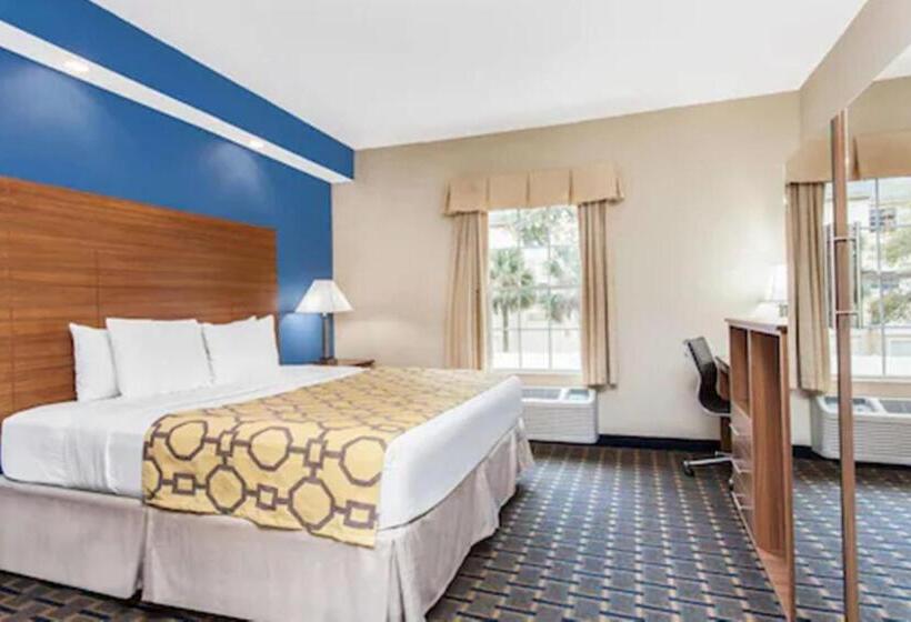 キングサイズベッドのスタンダードルーム, Baymont By Wyndham Jacksonville/butler Blvd
