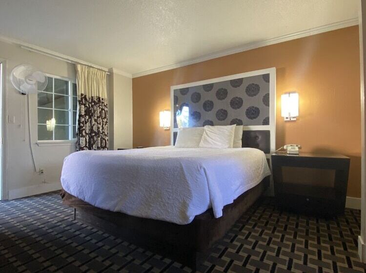 Standart Oda, Budget Inn At The Heavenly Gondola
