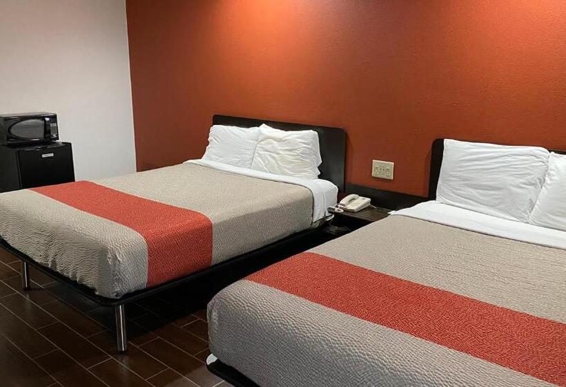Номер Стандартный Кровать Куин, Relax Inn