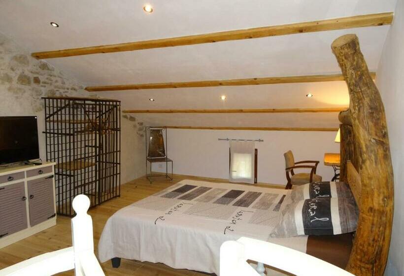 Номер Deluxe, Le Mas Du Galibot Chambre Cambalotte