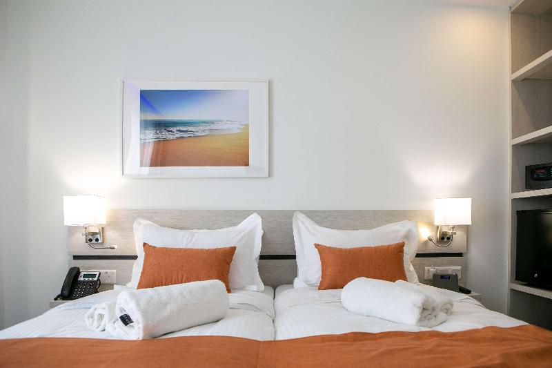 Quarto Deluxe Cama King, Ernes Hotel Alma Bukit Mertajam