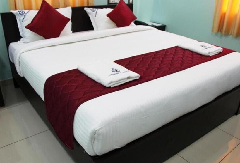 غرفة إدارية ثلاثية, Grand Pacific