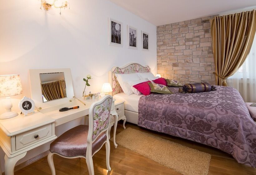 Premium Room City View, Priska Heritage Rooms