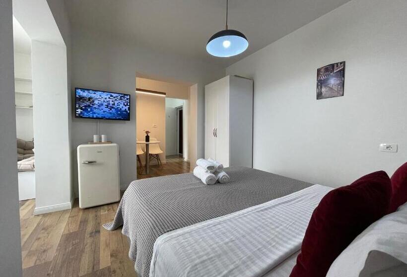 استودیوی استاندارد, Central Studio Apartments