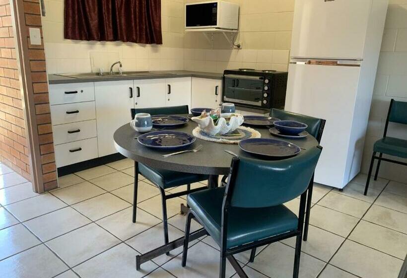 Номер Стандарт Трехместный, Sandpiper Motel