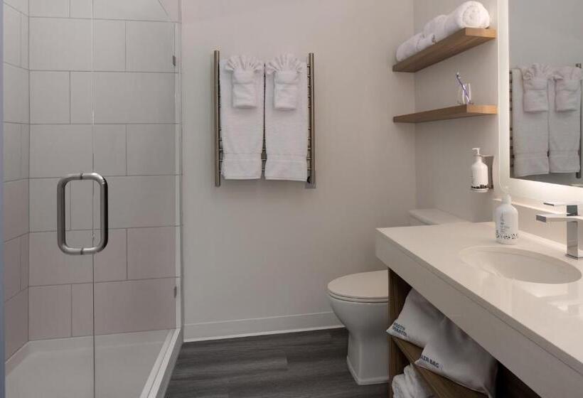 דירת שלושה חדרים, Yotelpad Park City
