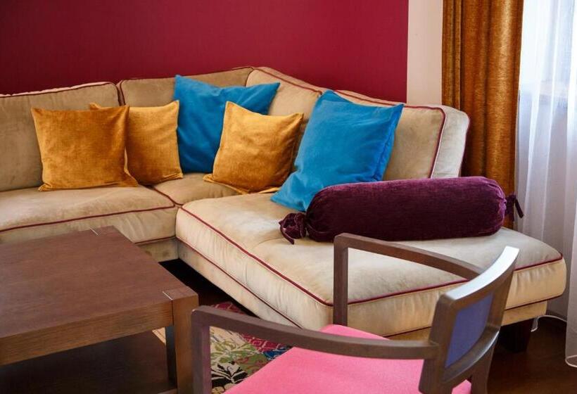 آپارتمان 1 خوابه با تراس, Vila Terra