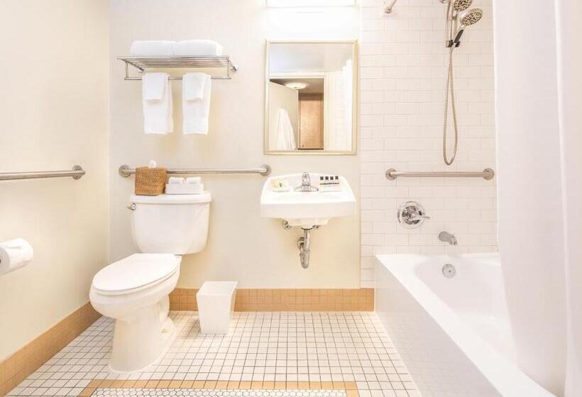 스위트, Park Lane Suites & Inn