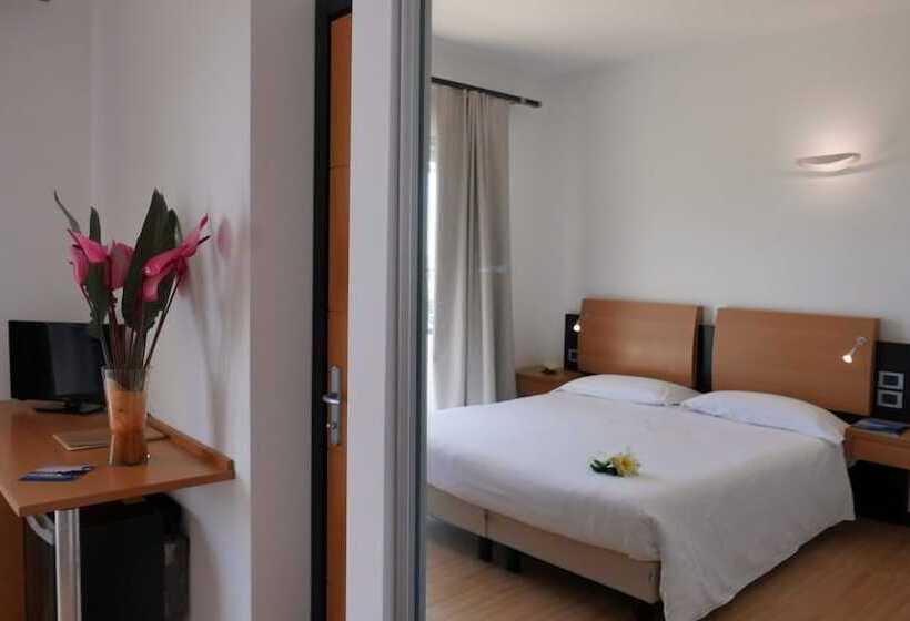 Номер Стандарт, Scoglio Della Galea Village & Spa