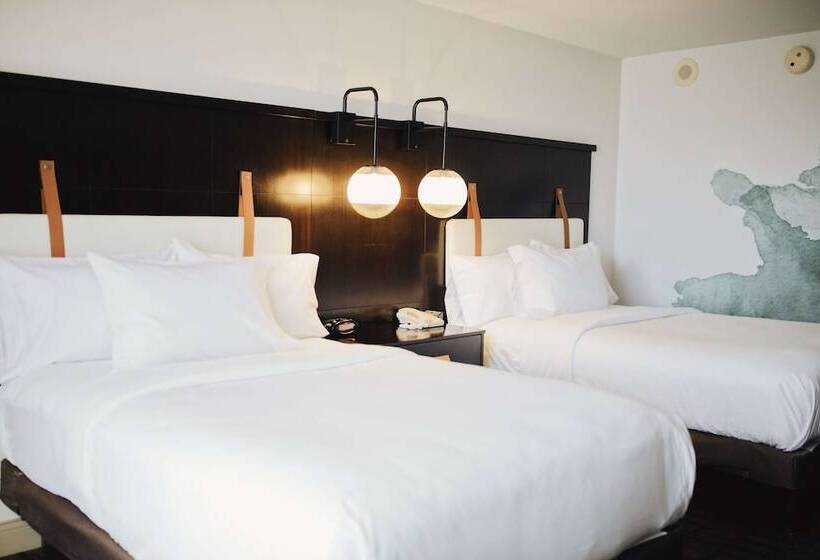 Standaardkamer met 2 Tweepersoonsbedden, The Chattanoogan Hotel, Curio Collection By Hilton