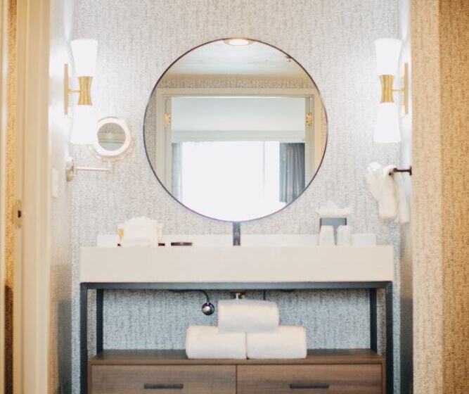 Standaardkamer met Tweepersoonsbed, The Chattanoogan Hotel, Curio Collection By Hilton