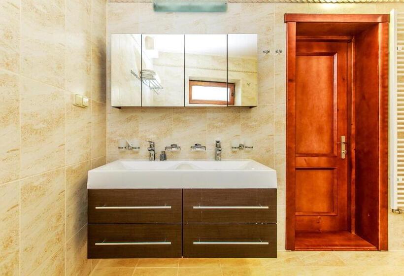 Апартаменты 3 Спальни, Atava Family House