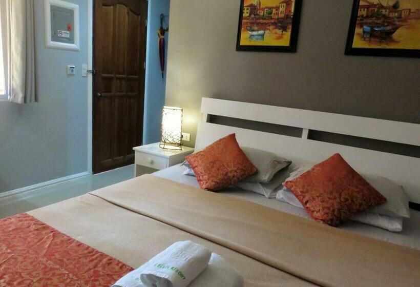 디럭스 룸 킹사이즈 침대, Kavs Beach Resort
