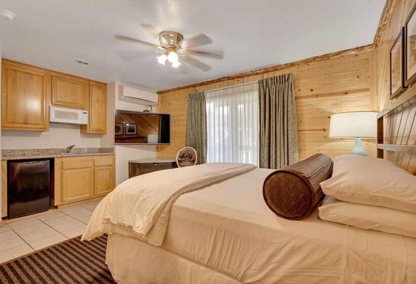 Полулюкс, 3 Peaks Resort & Beach Club