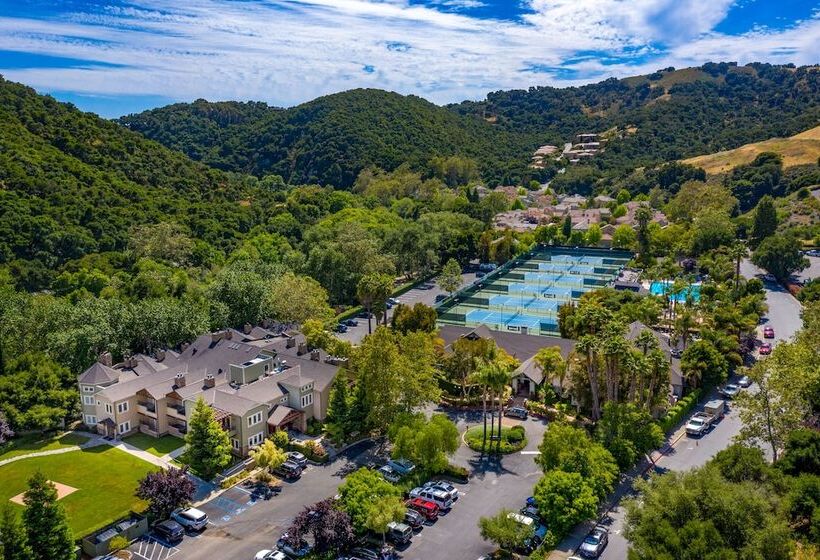 デラックスルーム, Avila Village Inn