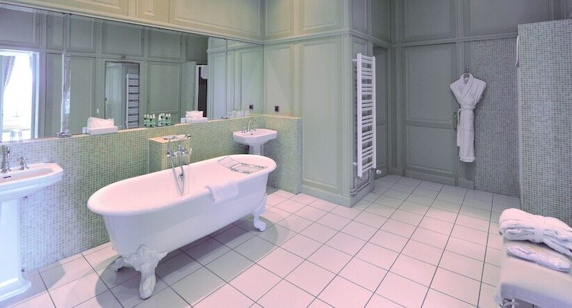 Люкс, Hôtel Villa Navarre