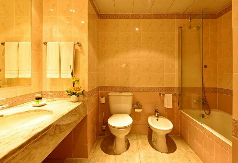 标准工作室, Pestana Village Garden