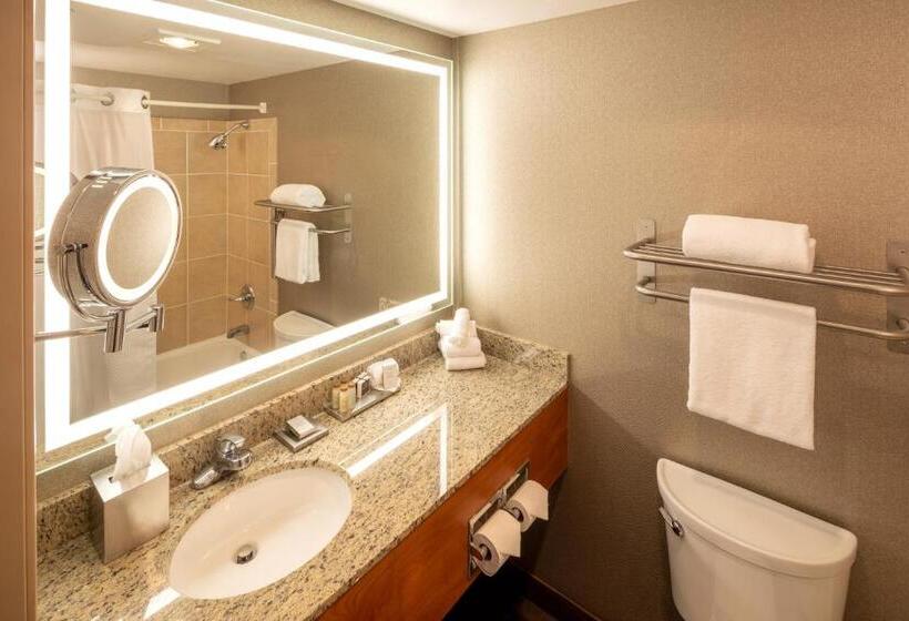 高级客房, Silver Cloud Hotel Tacoma Waterfront