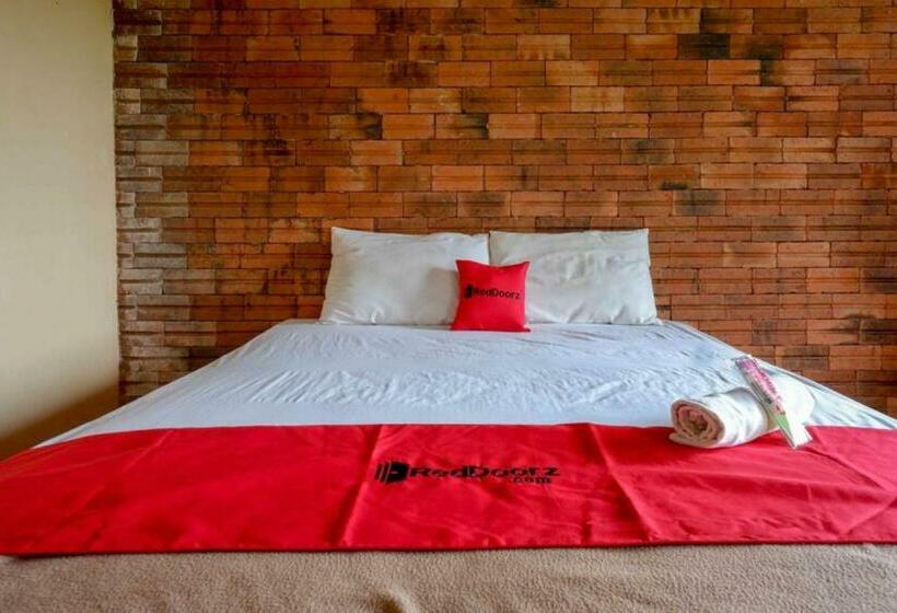 Семейный Номер, Reddoorz At Jalan Raya Solo Tawangmangu