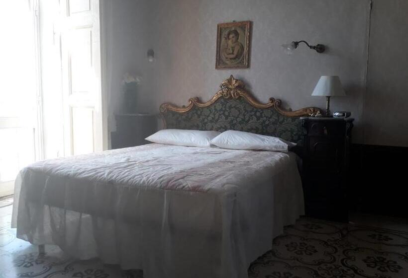 Номер Deluxe, Casato Lioy
