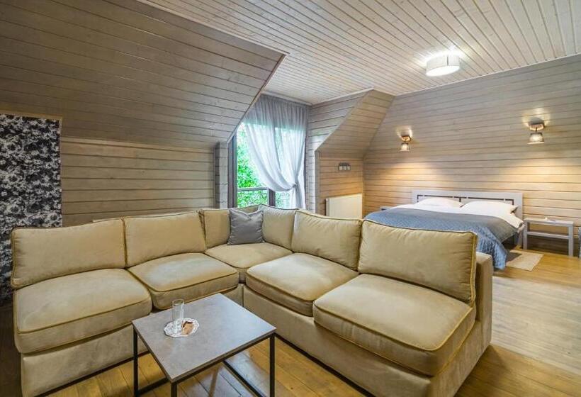 Семейный Номер, Bird Valley
