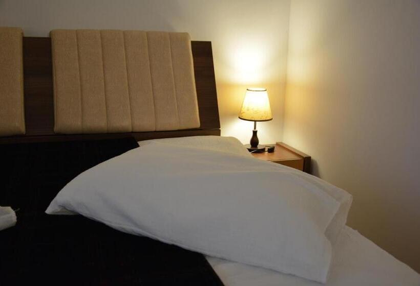 Quarto Estandar, Casa Leu