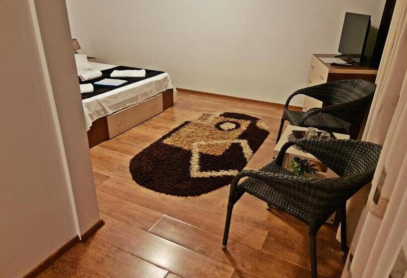 Quarto Triplo Superior, Casa Leu