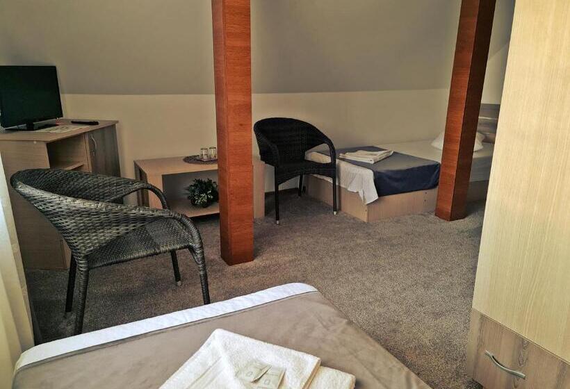 Quarto Estandar, Casa Leu