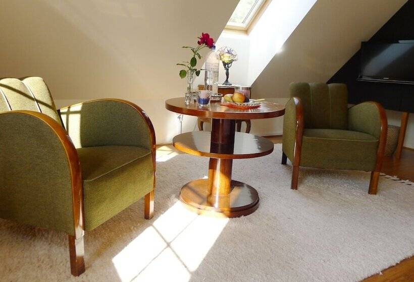 اتاق لوکس با چشم‌انداز باغ, Lilla Trulla Gårdshotell   Feels Like Home