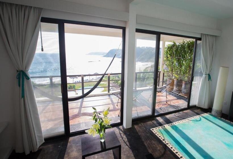 디럭스 스위트, Manta Raya Hotel   Right On The Beach