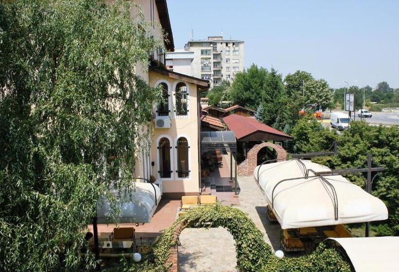 Люкс с Балконом, Villa Verde