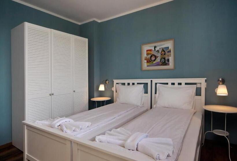 Вилла 3 Спальни, Esterra Vini Guest House