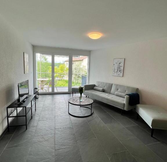 Апартаменты 2 Спальни, Smartroom Hotel Rössli Hunzenschwil