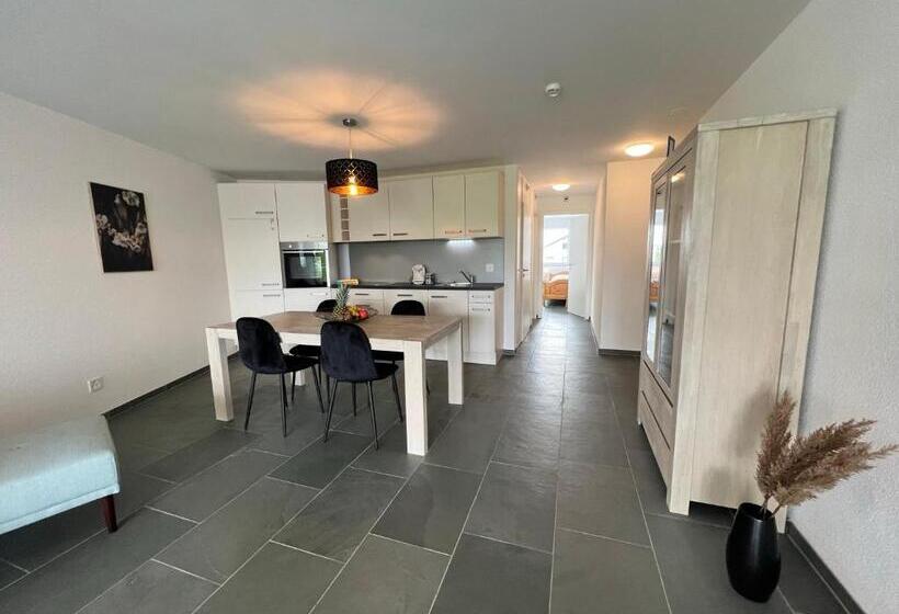 Апартаменты 2 Спальни, Smartroom Hotel Rössli Hunzenschwil