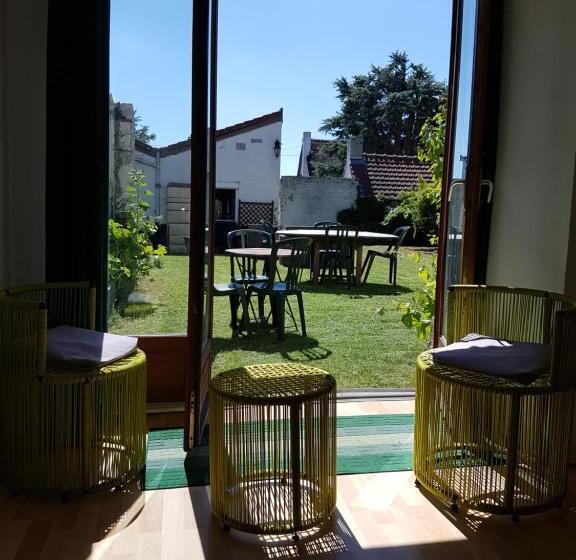 Люкс Вид на Сад, Au Gallodrome Maison D Hôtes Et Table D Hôtes En Estaminet Privé