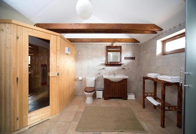 Семейный Номер, Barka Galéria Hotel és étterem