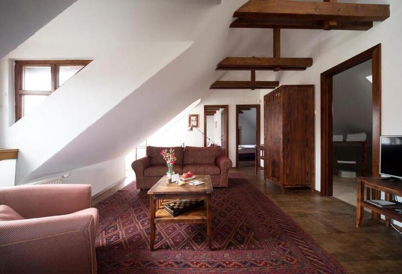 Семейный Номер, Barka Galéria Hotel és étterem