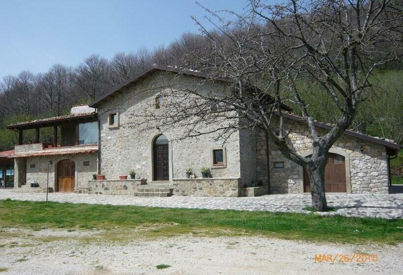 스탠다드 스튜디오, Agriturismo Il Vignale