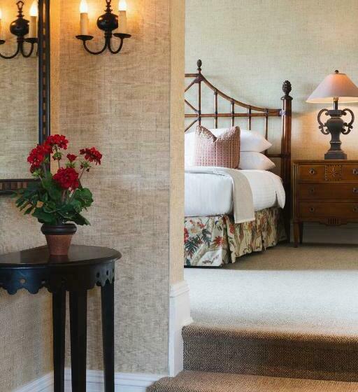 带大床的套房, Inns Of Aurora Resort & Spa