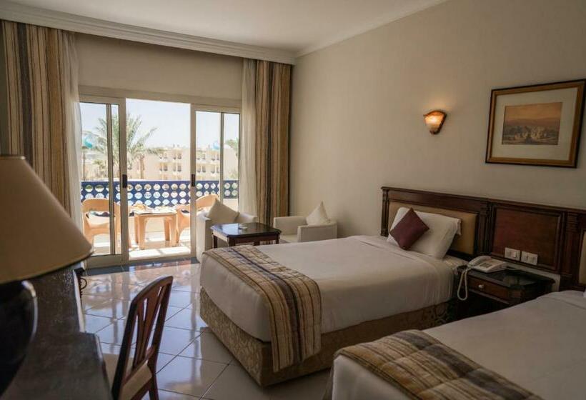 اتاق استاندارد با چشم‌انداز استخر, Grand Oasis Resort