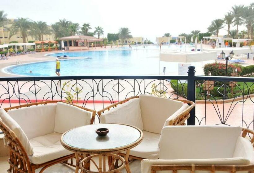 اتاق استاندارد با چشم‌انداز استخر, Grand Oasis Resort