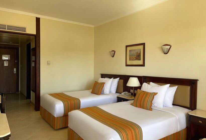 اتاق استاندارد با چشم‌انداز باغ, Grand Oasis Resort
