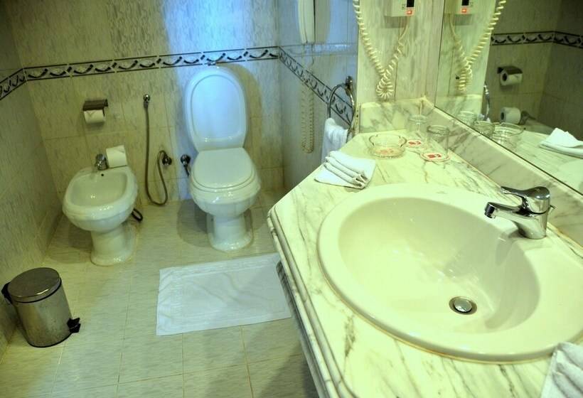 اتاق استاندارد با چشم‌انداز دریا, Grand Oasis Resort