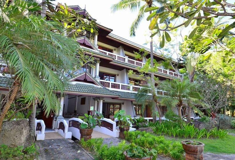 Номер Deluxe, First Bungalow Beach Resort