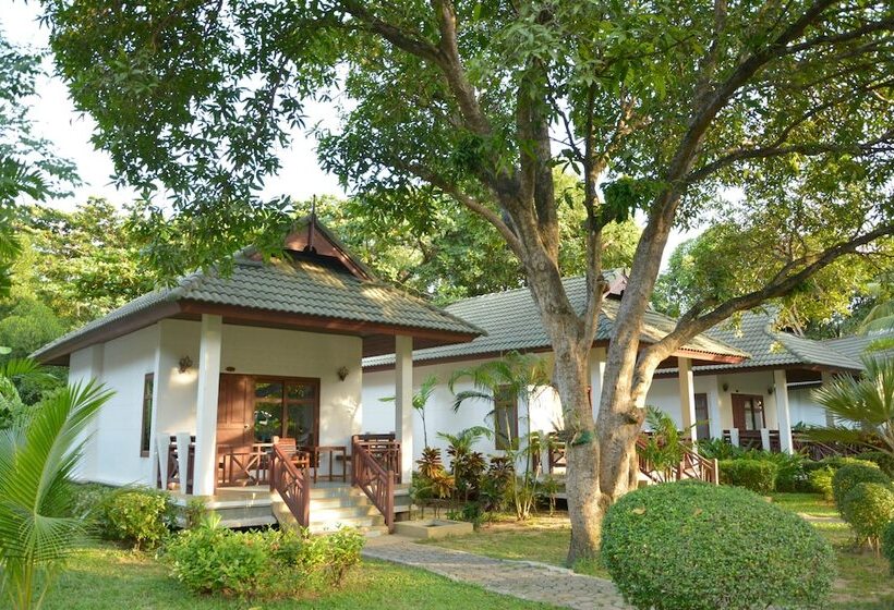 Бунгало Стандарт, First Bungalow Beach Resort