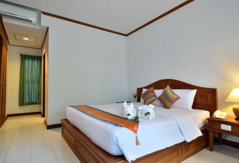 Номер Deluxe, First Bungalow Beach Resort